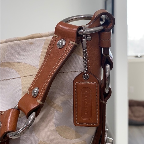 Coach purse - Picture 2 of 8